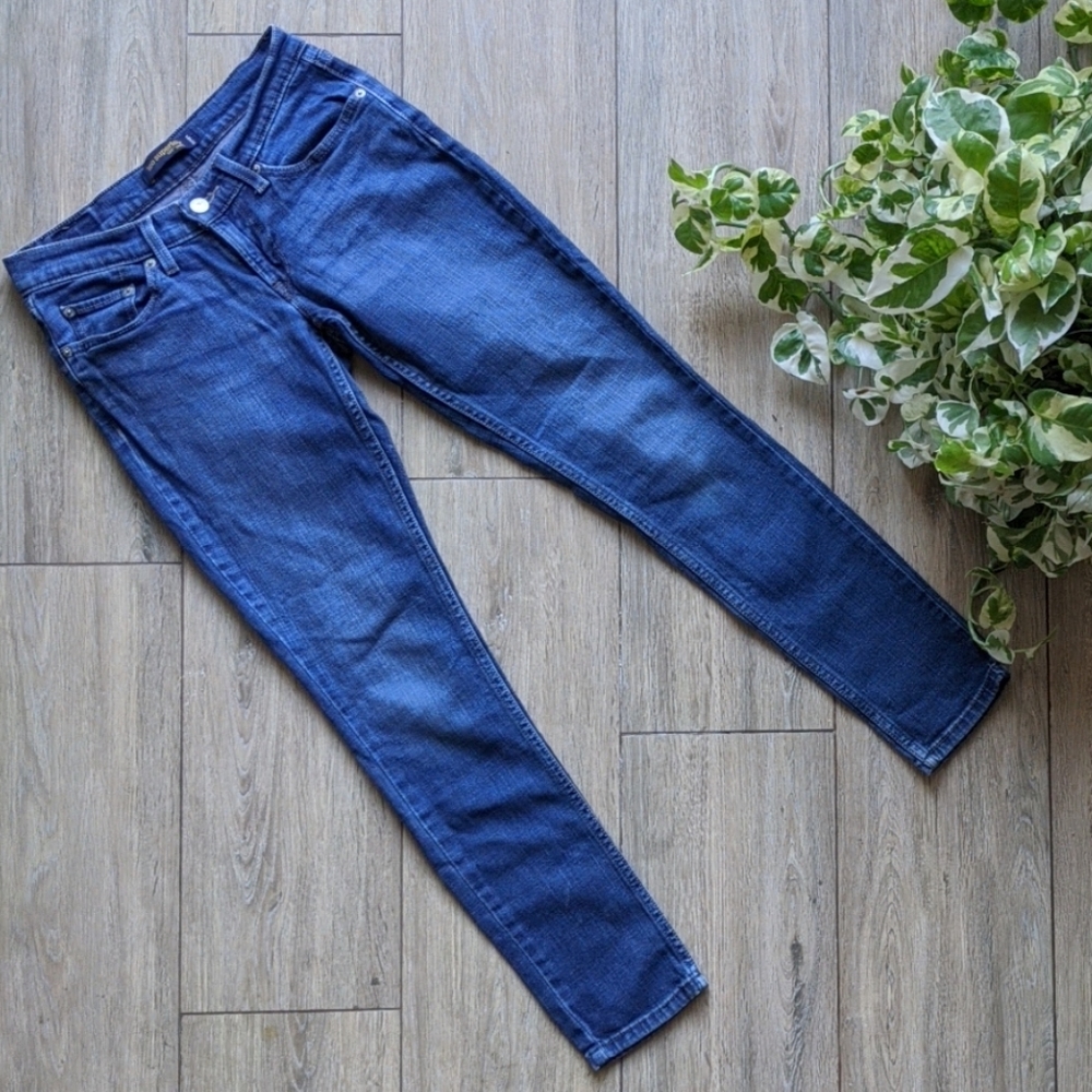 Levi's